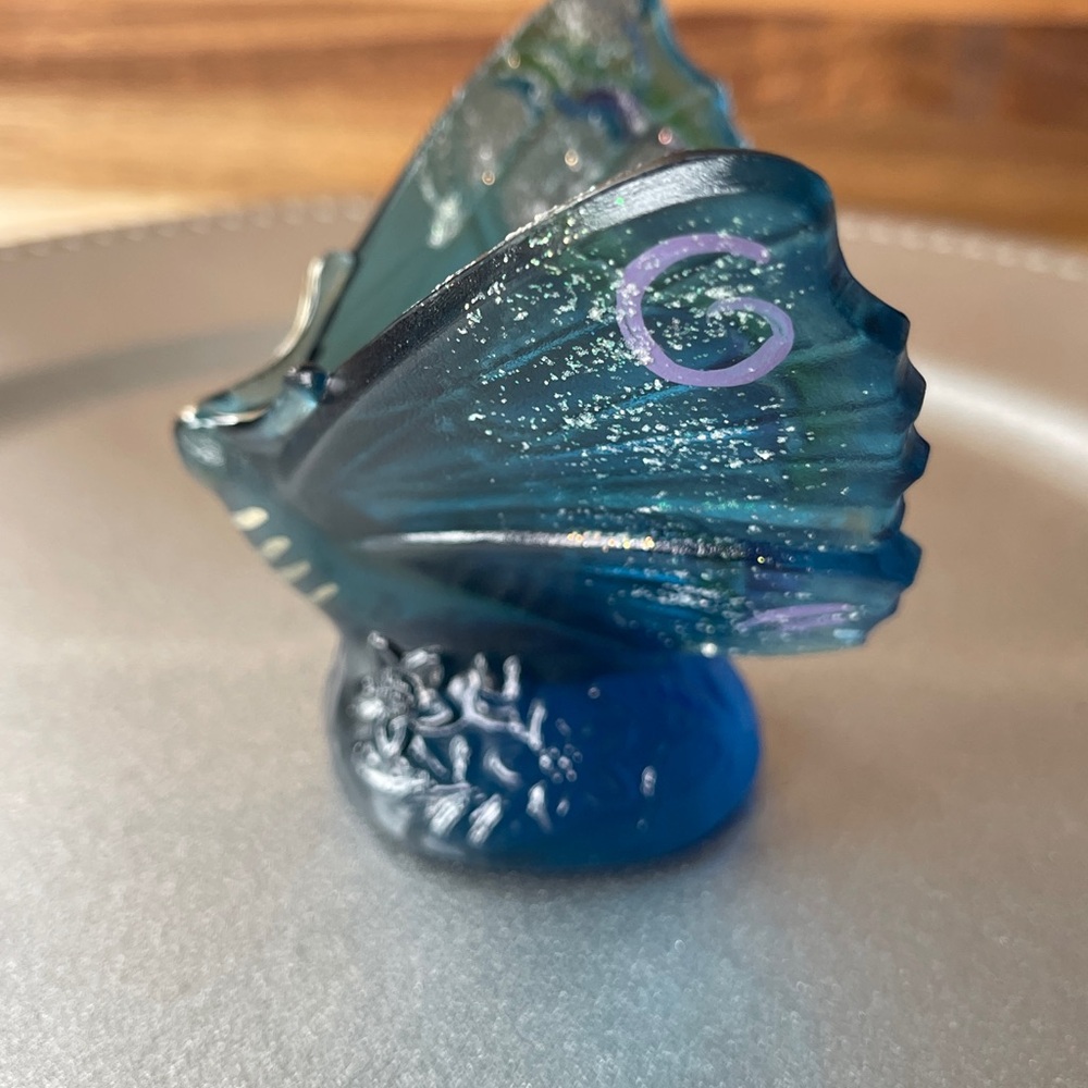 Fenton Blue Iridescent Butterfly Glass Figurine Signed B. McHenry Vtg Art Glass - Picture 5 of 9